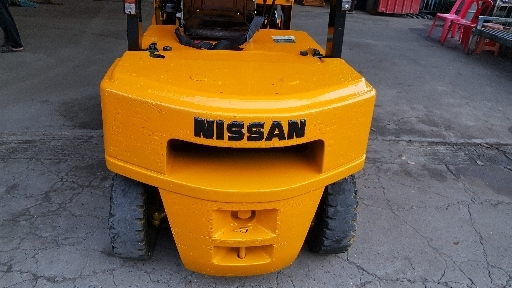 ขายโฟค์ลิฟ นัสสัน 2 ตัน เครื่อง เบนซิน เกียร์ธรรมดา เสาสูง 4.30 ม.งาสะไล เสาเข้าตู้