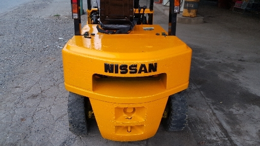 ขายโฟค์ลิฟ นัสสัน 2 ตัน เครื่อง เบนซิน เกียร์ธรรมดา เสาสูง 4.30 ม.งาสะไล เสาเข้าตู้