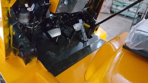 ขายโฟค์ลิฟ นัสสัน 2 ตัน เครื่อง เบนซิน เกียร์ธรรมดา เสาสูง 4.30 ม.งาสะไล เสาเข้าตู้