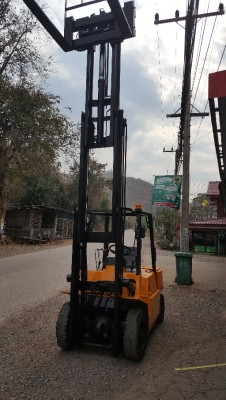 ขายโฟค์ลิฟ นัสสัน 2 ตัน เครื่อง เบนซิน เกียร์ธรรมดา เสาสูง 4.30 ม.งาสะไล เสาเข้าตู้