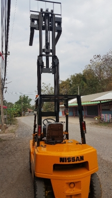 ขายโฟค์ลิฟ นัสสัน 2 ตัน เครื่อง เบนซิน เกียร์ธรรมดา เสาสูง 4.30 ม.งาสะไล เสาเข้าตู้