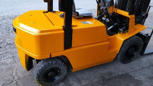 ขายโฟค์ลิฟ นัสสัน 2 ตัน เครื่อง เบนซิน เกียร์ธรรมดา เสาสูง 4.30 ม.งาสะไล เสาเข้าตู้