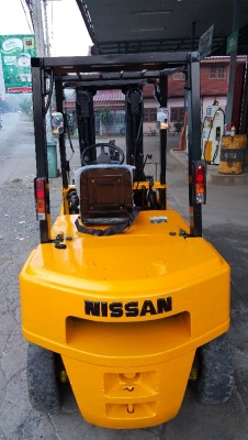 ขายโฟค์ลิฟ นัสสัน 2 ตัน เครื่อง เบนซิน เกียร์ธรรมดา เสาสูง 4.30 ม.งาสะไล เสาเข้าตู้