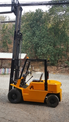 ขายโฟค์ลิฟ นัสสัน 2 ตัน เครื่อง เบนซิน เกียร์ธรรมดา เสาสูง 4.30 ม.งาสะไล เสาเข้าตู้