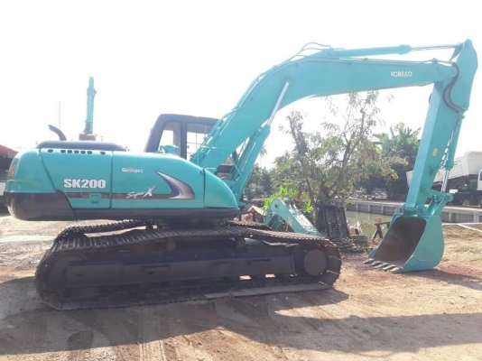 ขายจ้า.KOBELCO SK200-3 มาร์คไฟว์ ซุปเปอร์ เก่านอกแท้  สภาพสวย แทรคใหญ่ ใบ 80 มีลายแย๊ก พร้อมใช้ โทร 089-3818694 จ๊อย