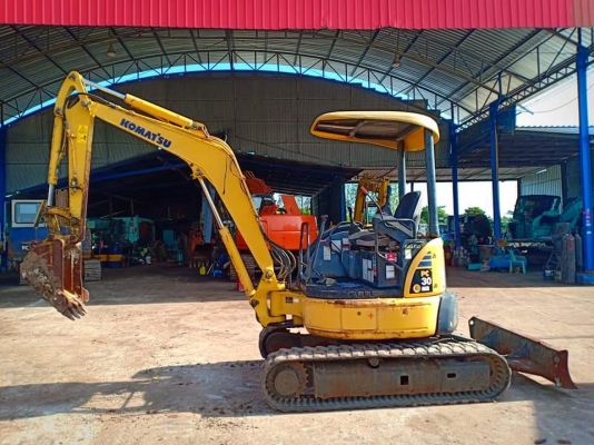 ขายจ้า..KOMATSU PC30MR-2 เก่านอกแท้  เดิมๆๆ มีลายแย๊ก  ใช้งานมาแค่ 2,xxx ชั่วโมง พร้อมใช้ โทร 089-3818694 จ๊อย