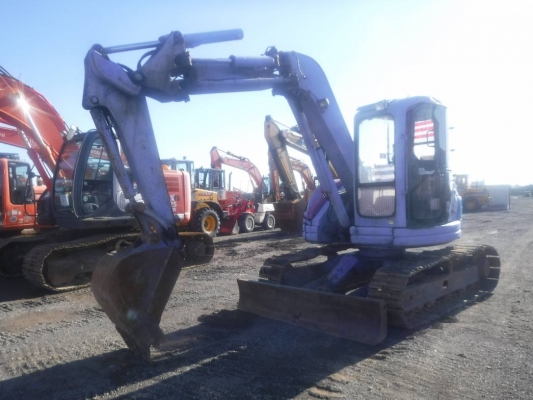 ขายรถขุด ยี่ห้อ Komatsu รุ่น Pc75uu-2E ขายรถขุด ยี่ห้อ Komatsu รุ่น Pc75uu-2E