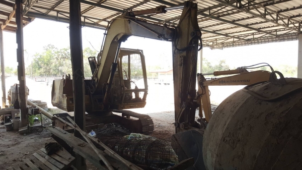 ขาย แบคโฮ KOMATSU PC60-6 ซื้อเก่านอกมา เครื่องดี ปั้มดี โซ่ 80\% โรลเลอร์แตก 2 ลูก รถใช้งานได้ปกติ เอกสารใบซื้อขาย ขาย แบคโฮ KOMATSU PC60-6 ซื้อเก่านอกมา เครื่องดี ปั้มดี โซ่ 80\% โรลเลอร์แตก 2 ลูก รถใช้งานได้ปกติ เอกสารใบซื้อขาย