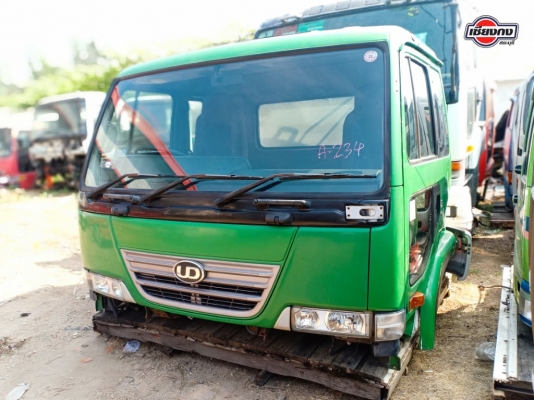 หัวเก๋ง Nissan Condor 3 ใบปัด หน้า V หัวเก๋ง Nissan Condor 3 ใบปัด หน้า V