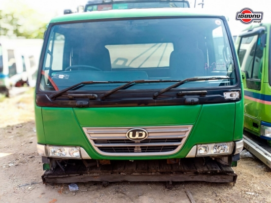 หัวเก๋ง  Nissan Condor 3 ใบปัด  หน้า V