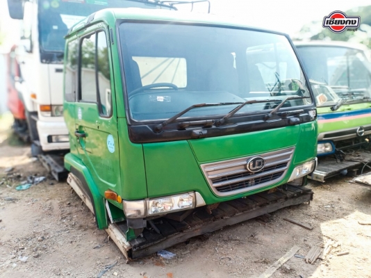 หัวเก๋ง Nissan Condor 3 ใบปัด หน้า V หัวเก๋ง Nissan Condor 3 ใบปัด หน้า V