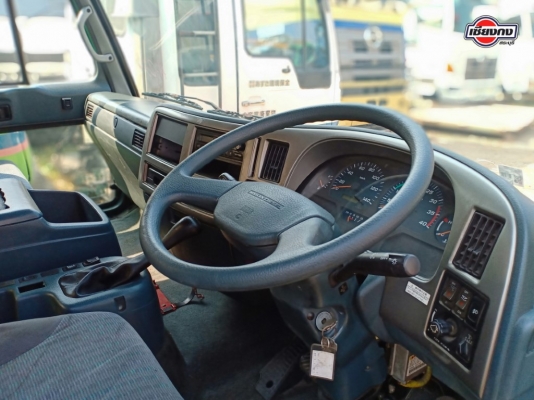 หัวเก๋ง Nissan Condor 3 ใบปัด หน้า V หัวเก๋ง Nissan Condor 3 ใบปัด หน้า V