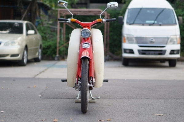 ร้าน วุฒิ นนบุรี ขาย HONDA C100 สภาพนางฟ้าทะเบียนโอน