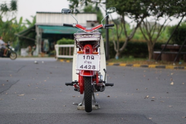 ร้าน วุฒิ นนบุรี ขาย HONDA C100 สภาพนางฟ้าทะเบียนโอน
