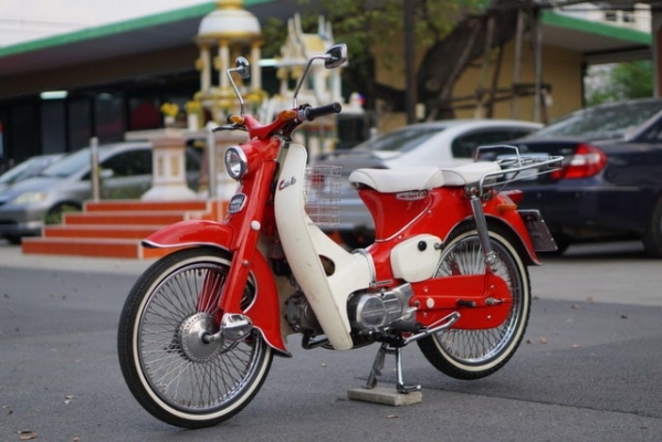ร้าน วุฒิ นนบุรี ขาย HONDA C100 สภาพนางฟ้าทะเบียนโอน