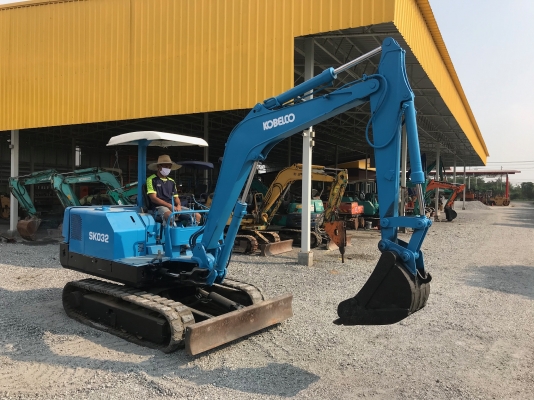 ขายถูกรถแบคโฮKOBELCOรุ่นSK032นำเข้าญี่ปุ่นไม่เคยใช้งานในไทยเอกสารพร้อม แทร็กยางเครื่อง3สูบสภาพพร้อมใช้งาน 081-8302909 จิรโรจน์ Line :jiraroj2909
