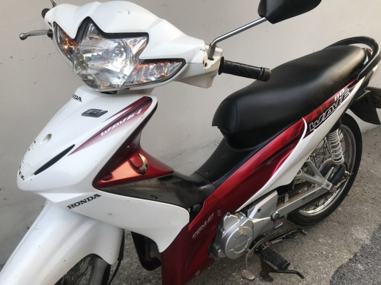 ขายHonda Wave110i หัวฉีด สตาร์ทมือ เครื่องดี เอกสารครบพร้อมโอน อยู่ห้วยขวาง กทม.ขายถูก19,500บาท