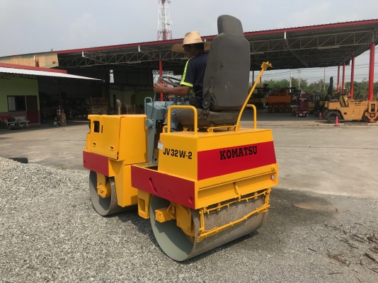 ขายรถบดKOMATSUรุ่นJV32W-2นำเข้าญี่ปุ่นมีเอกสาร หนัก2.5ตันเครื่องดีเซล1สูบสภาพดีพร้อมใช้0818302909จิรโรจน์ Line:Jiraroj2909