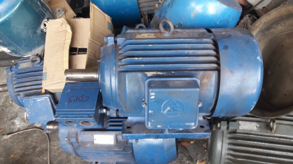 ขาย !! มอเตอร์.15hp.380v.รอบ1450พร้อมใช้งาน