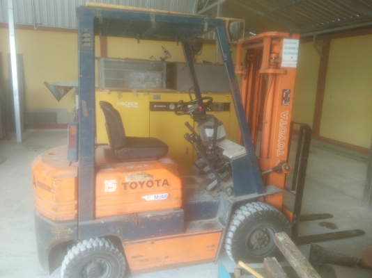 รถโฟล์คลิฟท์ 1.5 ตัน รถโฟล์คลิฟท์ 1.5 ตัน