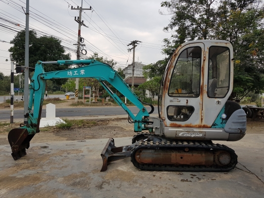 รถขุดโกเบโก้SK030-2ตู้เก๋ง