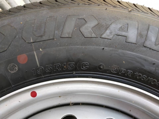 ล้อกะทะ6รุขอบ15พร้อมยางบริสโตน195R15ปี18