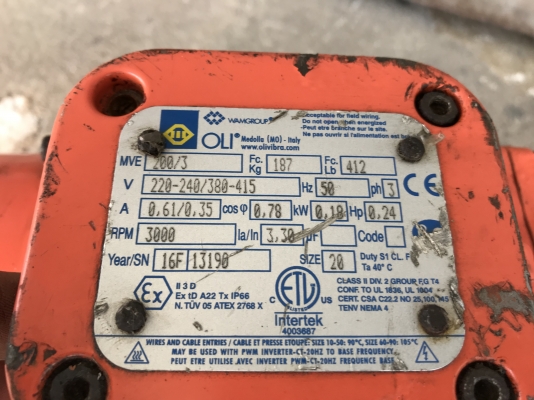 ขายมอเตอร์สั่น-เขย่า OLI Vibrators USA. 0.18KW. 380V สภาพดีเดิมๆ หมุนนิ่ม สั่นแรงพร้อมใช้งาน มี 3ตัวครับ ราคาตัวละ 2,800 บาท