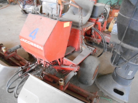 ขายรถตัดหญ้า JACOBSEN สามแก๊งค์ ขายรถตัดหญ้า JACOBSEN สามแก๊งค์