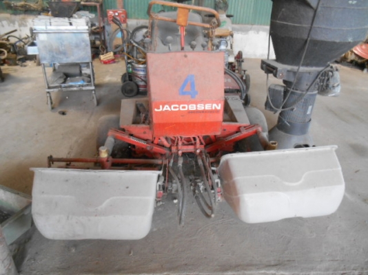 ขายรถตัดหญ้า JACOBSEN สามแก๊งค์