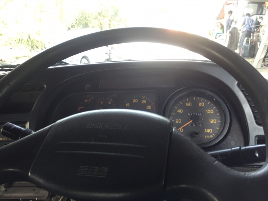 ขาย หัวสิบล้อ  !!  ISUZU  เดก้า  สีใหม่  !!   อุปกรณ์ครบ