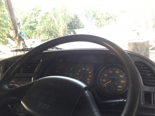 ขาย หัวสิบล้อ  !!  ISUZU  เดก้า  สีใหม่  !!   อุปกรณ์ครบ