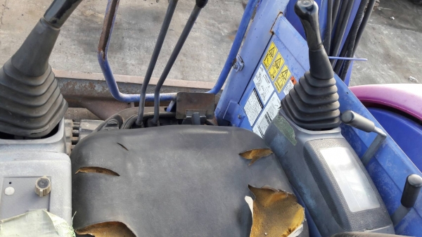 ขายรถขุด Komatsu PC28UU-3 เครื่องKomatsu 3สูบ เครื่องยนต์3D82 คอนโทรลสั้น ปั้มนิ้ว แทรคยาง มีหลังคา มีใบมีด รถเดิมๆเก่านอก มีเอกสาร (ยังไม่เคยใช้งานในไทย) ขายรถขุด Komatsu PC28UU-3 เครื่องKomatsu 3สูบ เครื่องยนต์3D82 คอนโทรลสั้น ปั้มนิ้ว แทรคยาง มีหลังคา มีใบมีด รถเดิมๆเก่านอก มีเอกสาร (ยังไม่เคยใช้งานในไทย)