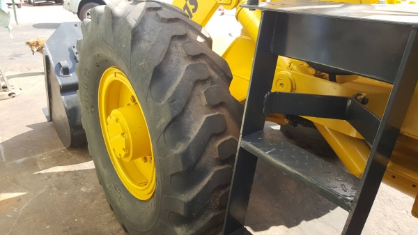 ขาย รถตัก KOMATSU JH30 สภาพพร้อมใช้งาน เช็คระบบใหม่ทั้งคัน ราคาต่อรองได้