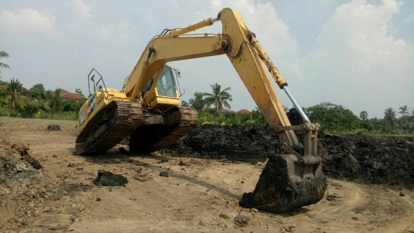 มี VDO ให้ชม.KOMATSU PC200-8 เอกสารอินวอย ราคา 1150000