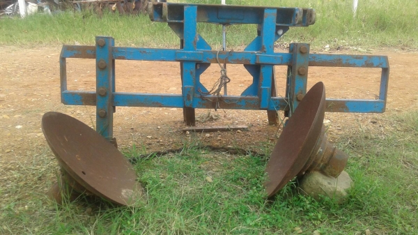 รถไถฟอร์ด 6610 เต็มตัว เสื้อลาย สภาพเดิมๆ มีเล่มทะเบียนถูกต้อง