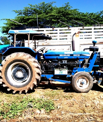 รถไถฟอร์ด 6610 เต็มตัว เสื้อลาย สภาพเดิมๆ มีเล่มทะเบียนถูกต้อง