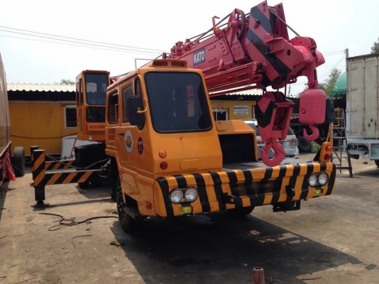 ต้องการขายรถเครนคาโต้11ตันรับงานเทียบเท่า16ตันขายตามสภาพ..พร้อมใช้สนใจติดต่อด่วน