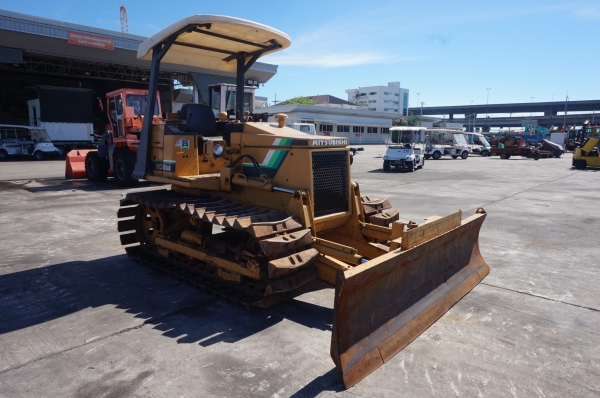 ขายรถแทรกเตอร์ MITSUBISHI BD2G นำเข้าจากญี่ปุ่น(ราคาถูกมาก)