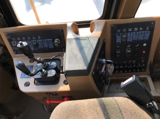 CAT 950F2 นำเข้าจากญี่ปุ่น รถใช้งานแค่ 3 พันกว่าชั่วโมงครับ CAT 950F2 นำเข้าจากญี่ปุ่น รถใช้งานแค่ 3 พันกว่าชั่วโมงครับ