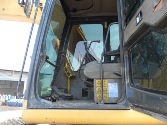 PC130-6  KOMATSU  อาร์มพิเศษ มีไลน์แปป แอร์เย็น ช่วงล่างใหม่ ระบบไฟฟ้าครบ สภาพสวยพร้อมใช้ สนใจโทรหาที่เบอร์ 081-989-1989 หรั่งครับ