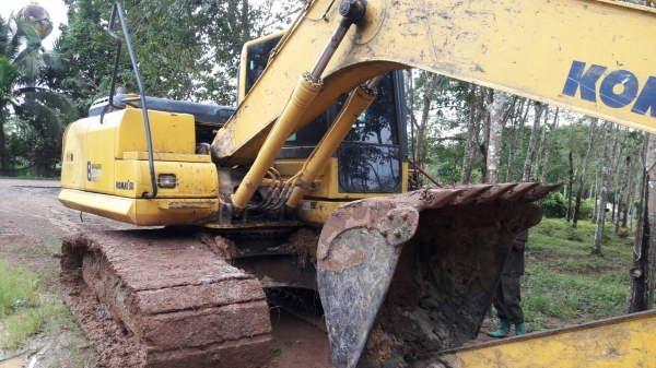 ขายแบคโฮ KOMATSU PC200-8 เอกสารเล่มทะเบียนไฟครบระบบดีราคา 1,100,000 ต่อรอง ขายแบคโฮ KOMATSU PC200-8 เอกสารเล่มทะเบียนไฟครบระบบดีราคา 1,100,000 ต่อรอง