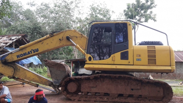 ขายแบคโฮ KOMATSU PC200-8 เอกสารเล่มทะเบียนไฟครบระบบดีราคา 1,100,000 ต่อรอง