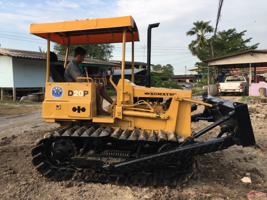 ขายรถแทร็กเตอร์D2-6P พร้อมใช้งาน เครื่องดี ช่วงล่างดี โทร0616613023แพรว