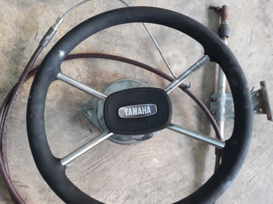 พวงมาลัยเรือ Yamaha หมุนได้ (สายฝืดมาก ต้องซ่อม)ขายตามสภาพ
