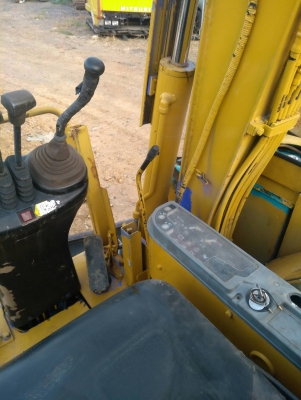 รถแบคโฮ HITACHI 20 รถเก่านอกนำเข้า ยังไม่เคยใช้งานในไทย ชม.การทำงาน 2000+ ชม. รถติดปากคีบ คอนโทลสั้น คอนโทลน้ำมัน เครื่องดี ปั๊มดี พร้อมใช้งาน มีเอกสารใบอินวอยซ์ มี VDO การการทำงานให้ชม