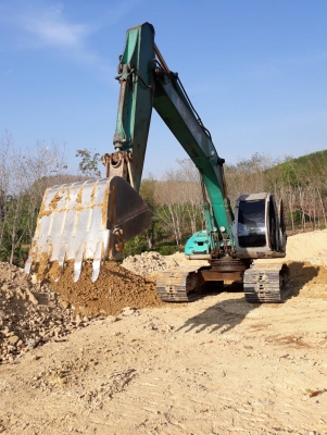 ขาย KOBELCO SK200-5 ธรรมดาไฟฟ้าเต็ม