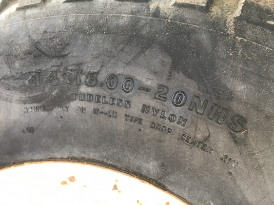 ขายยางกระทะ.  44X18.00-20. ยัมม่า45