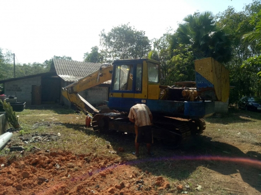 ขายรถแบคโฮ KOMATSU PC120-3 หัวคีปพร้อมบุ้งกี๋ ราคา 350000 ขายรถแบคโฮ KOMATSU PC120-3 หัวคีปพร้อมบุ้งกี๋ ราคา 350000