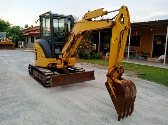 ราคาพิเศษ KOMATSU PC 30MR-2 นำเข้าจากญี่ปุ่นโดยตรง ชั่วโมงทำงานน้อย พร้อมตู้เก๋งสวยๆ โทร.090-986-2521 อ๊อบ