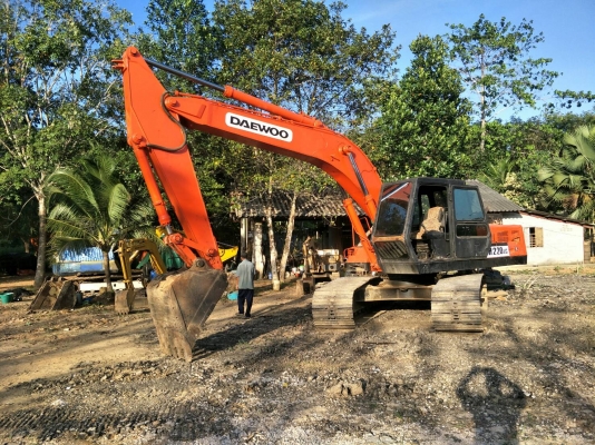 มี VDO ให้ชม.รถแบคโฮ DAEWOO DH220L ราคา 400000